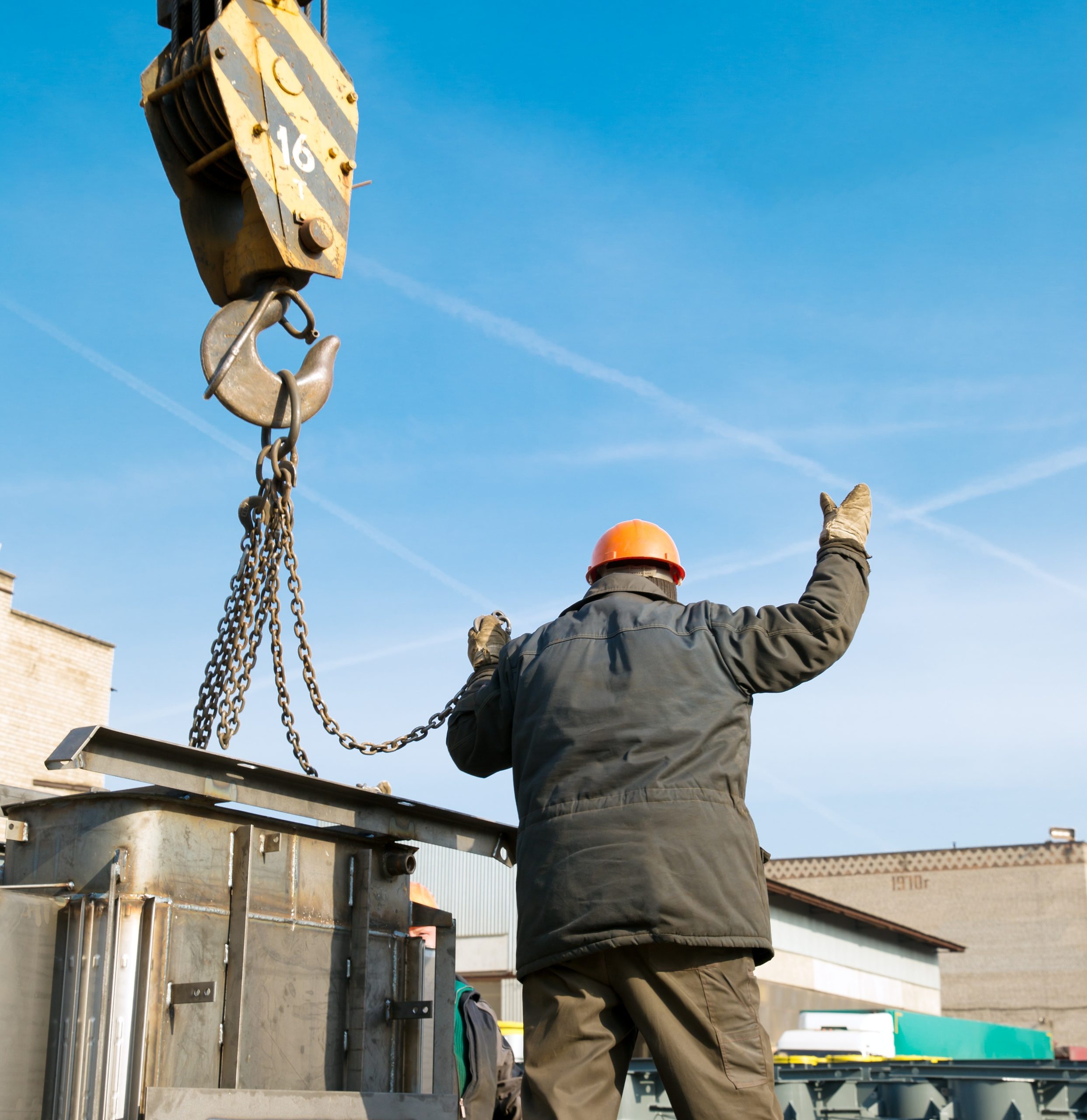 loading and unloading cargo works with crane
